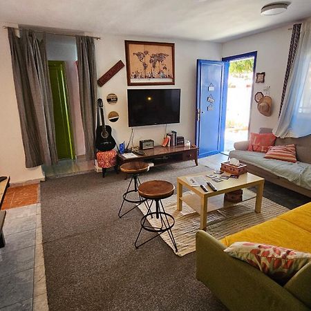 Mango Haus Hostel Акаба Екстериор снимка