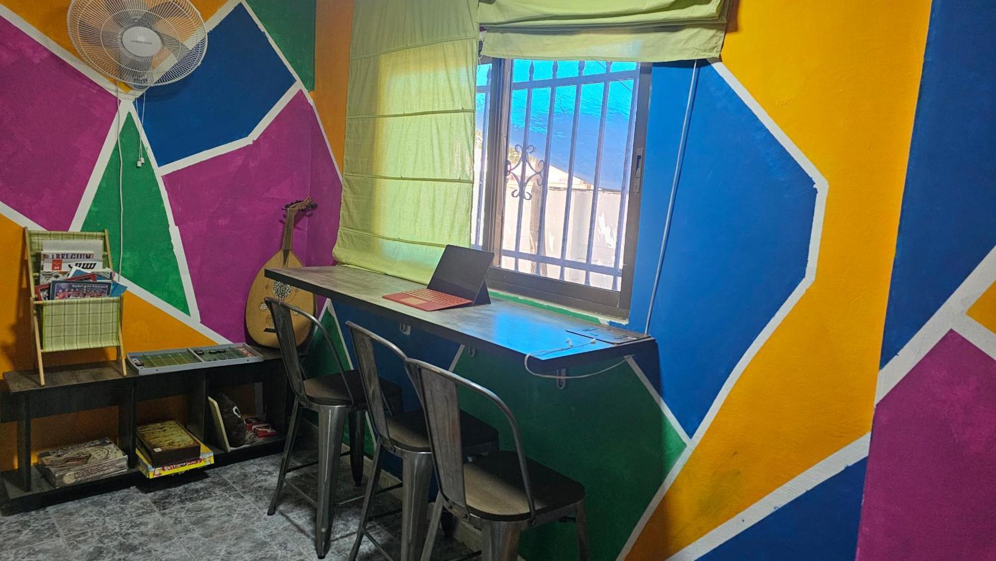 Mango Haus Hostel Акаба Стая снимка